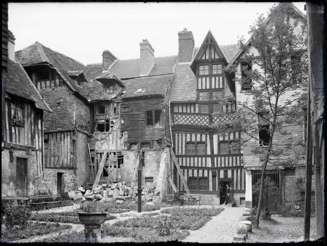 Maison à pans de bois de Lisieux (Calvados).
