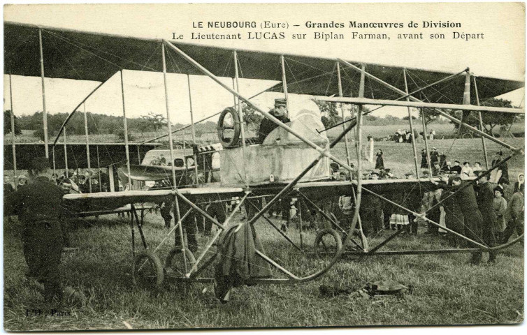 Neubourg (Le). Grandes Manoeuvres de Division - Le Lieutenant Lucas sur Biplan Farman, avant son Départ.