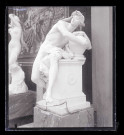 Collection de statues exposée au musée du Luxembourg de Paris (Seine).