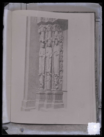 Cathédrale de Chartres (Eure-et-Loir), statues du portail occidental.