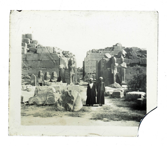 Ruines et vestiges d'un temple égyptien.