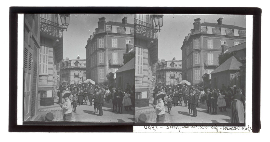 Procession de Notre-Dame de la Pitié à Bonsecours (Seine-Maritime).