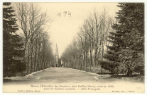 Gaillon. Maison d'éducation des Douaires, près Gaillon créée en 1866 pour les Enfants acquittés. Allée principale.