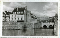 Evreux-Ville. L'Iton - Le Miroir d'eau.
