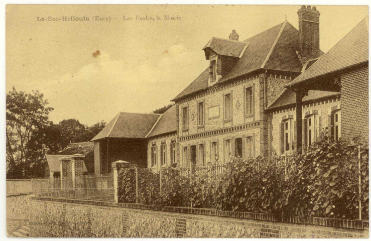 Bec-Hellouin (Le). Les Ecoles, la Mairie.