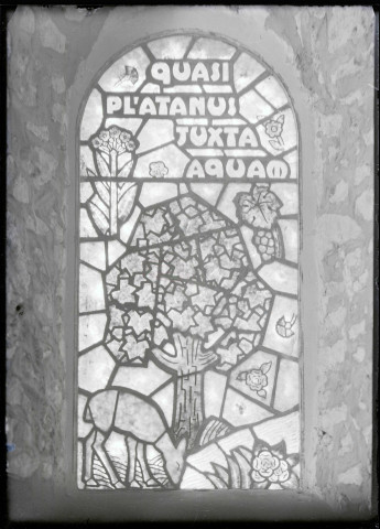 Vitraux de l'église de Ménesqueville (Eure).