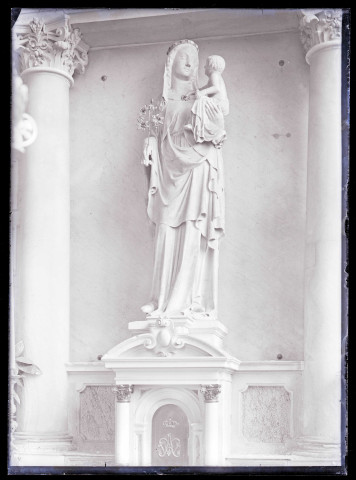 Statue de Vierge à l'enfant de l'église de Magny-en-Vexin (Val-d'Oise).