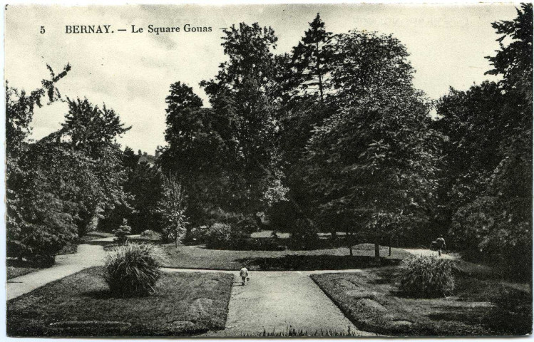 Bernay. Le Square Gouas.