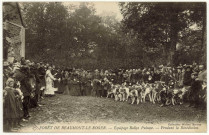Beaumont-le-Roger. Forêt de Beaumont-le-Roger- Equipage Rallye-Puisaye- Pendant la Bénédiction.