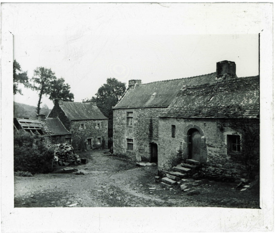 Cour de ferme.