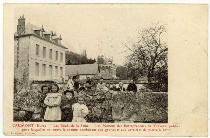 Caumont. Les bords de la Seine-Les Maisons des Entrepreneurs de Travaux publics. Entre lesquelles se trouve le chemin conduisant aux grottes et aux carrières de pierre à bâtir.