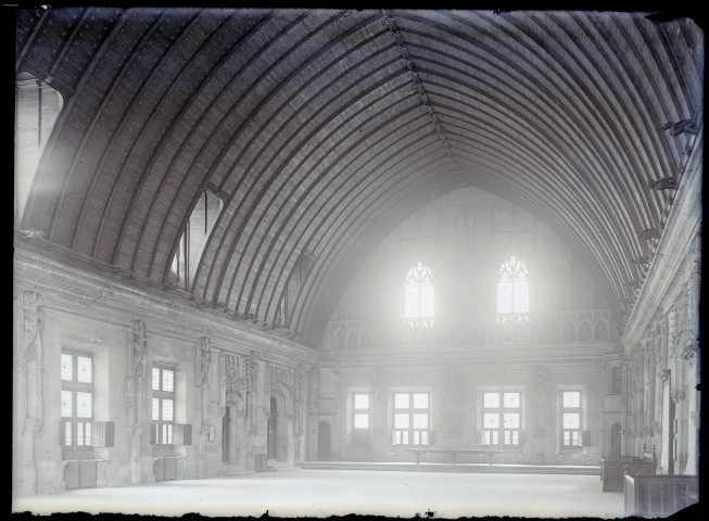 Salle des Pas-Perdus du palais de justice de Rouen (Seine-Maritime).