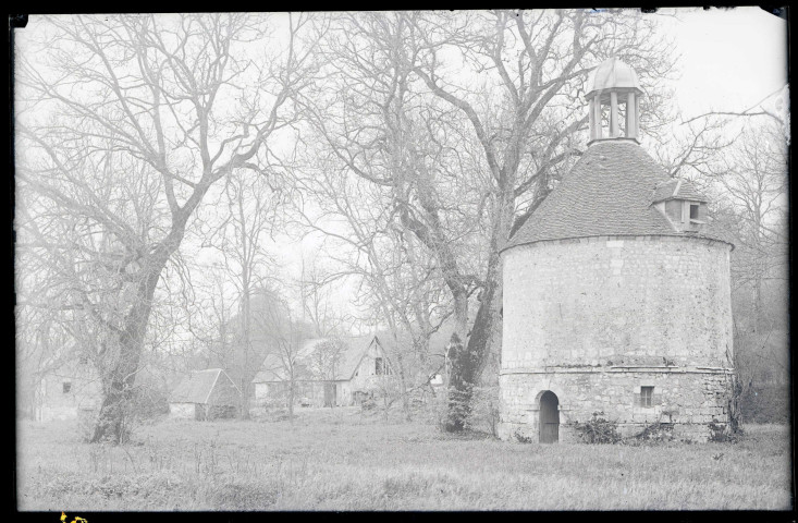 Pigeonnier de l'abbatiale de l'ancienne abbaye de Mortemer de Lisors (Eure).