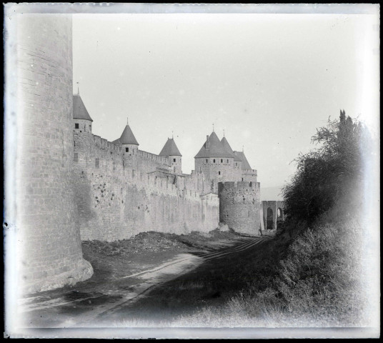 Tours et remparts de la Cité de Carcassonne. Idem 5395
