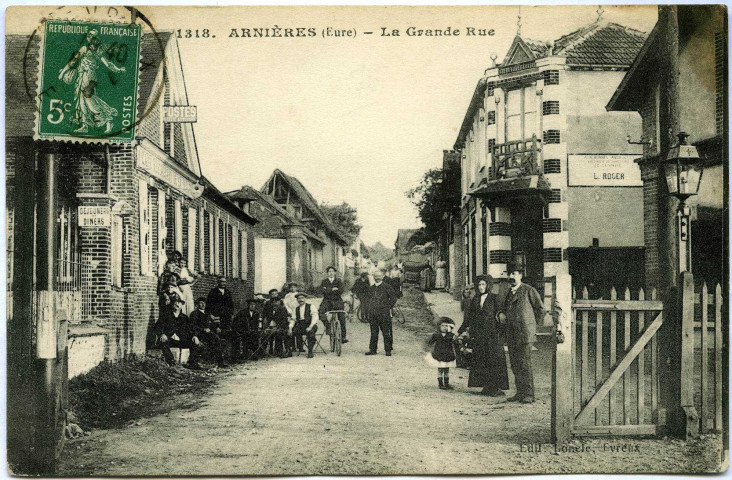 Arnières-sur-Iton. La Grande Rue.