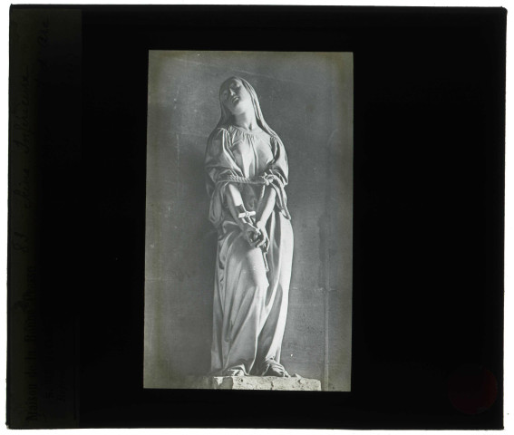 Statue "Jeanne d'Arc" de Jean-Jacques Feuchère.