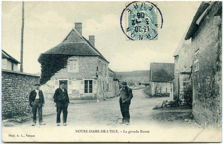 Notre-Dame-de-l'Isle. La Grande Route.