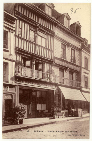 Bernay. Vieilles Maisons, rue Thiers.