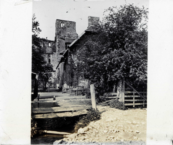 Ruines de l'abbaye de d'Hambye à Percy (Manche).