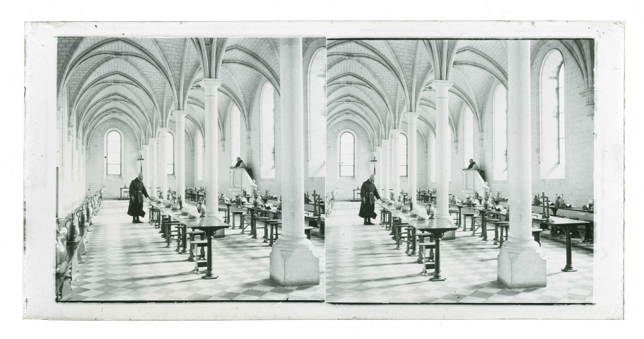Réfectoire d'un monastère.