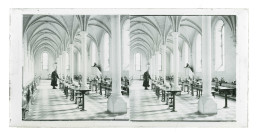 Réfectoire d'un monastère.