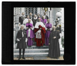 Cardinal-légat et mission pontificale pendant le tridium de Lourdes (Hautes-Pyrénées) en 1935.