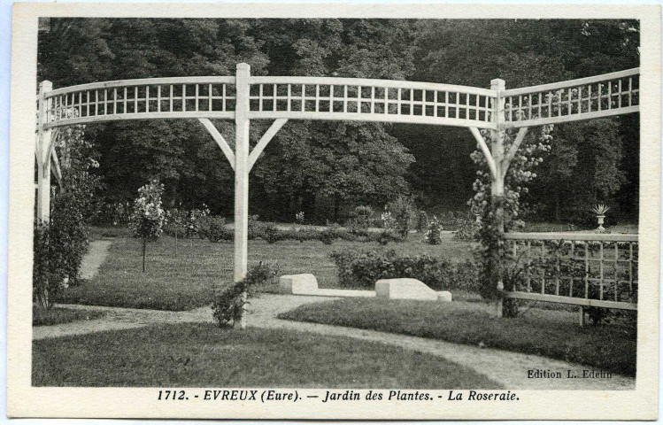 Evreux-Ville. Jardin des Plantes - La Roseraie.
