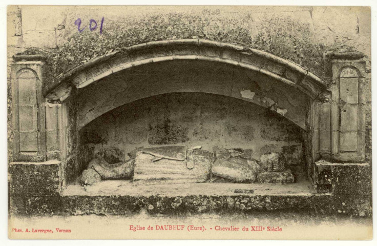 Daubeuf-près-Vatteville. Eglise de Daubeuf-Chevalier du XIIIe siècle.