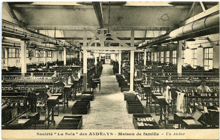 Andelys (Les). Société "La Soie" Maison de famille - Un atelier.