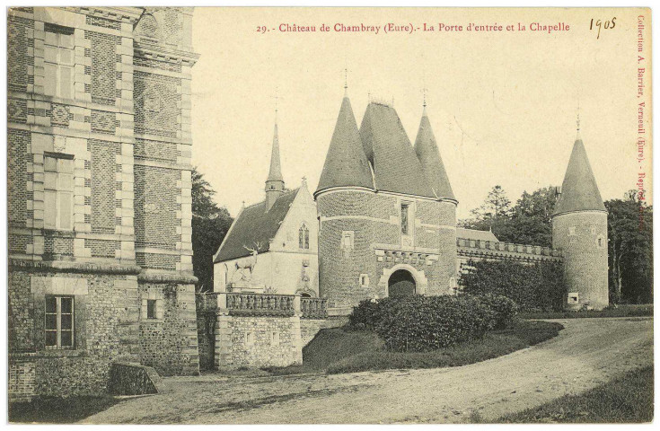 Gouville. Château de Chambray (Eure) - La Porte d'entrée et la Chapelle.