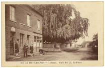 Haye-de-Routot (La). Café des Ifs. La Place.