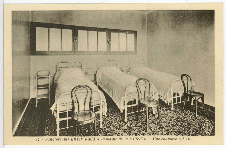 Saint-Sébastien-de-Morsent. Sanatoriums Emile Roux. - «Domaine de la Musse» - Une chambre à 3 lits.