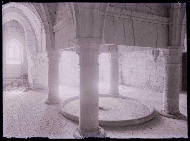 Ruines et vestiges de l'ancienne abbaye de Longpont (Aisne).
