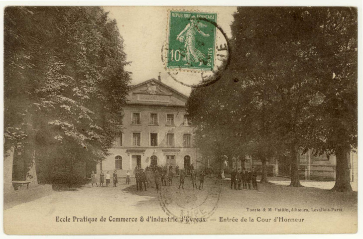 Evreux-Ville. Ecole Pratique de Commerce et d'Industrie d'Evreux-Entrée de la Cour d'Honneur.