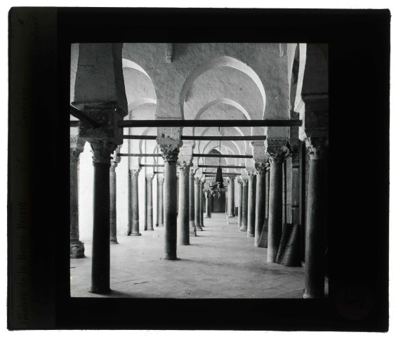 Grande mosquée de Kairouan (Tunisie), intérieur.