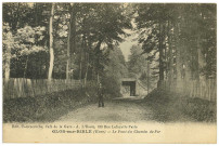 Glos-sur-Risle. Le Pont du Chemin de Fer.