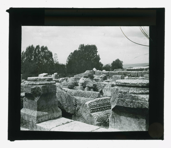 Ruines et vestiges de temple.
