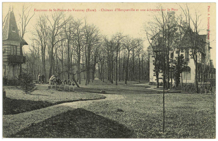 Herqueville. Environs de Saint-Pierre du-Vauvray (Eure) - Château d'Herqueville et une échappée sur le Parc.