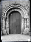 Portail de l'église de Duranville (Eure).
