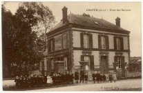 Croth. L'Ecole des Garçons et la Village.