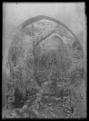 Fortifications en ruines.