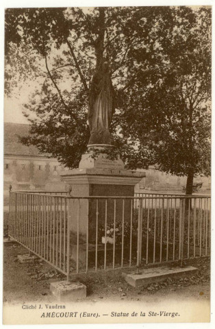 Amécourt. Statue de la Ste Vierge.