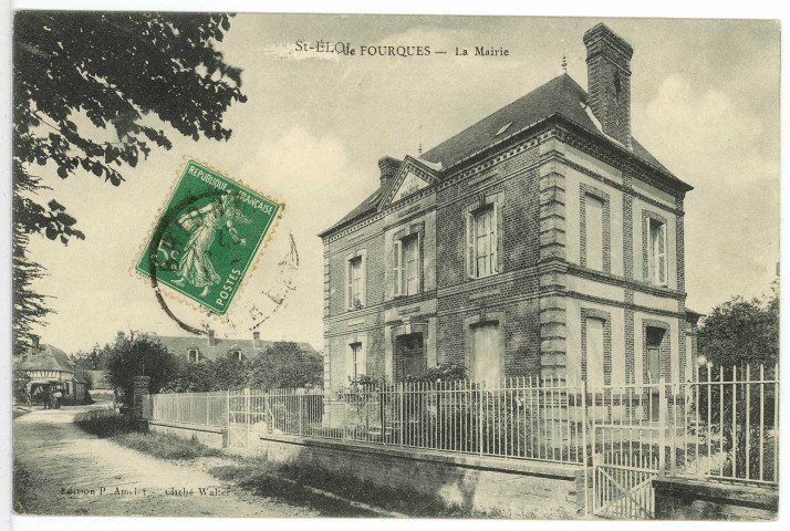 Saint-Eloi-de-Fourques. La Mairie.