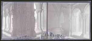 Chapiteaux du cloître de l'abbaye de Montmajour à Arles (Bouches-du-Rhône).