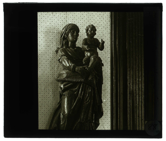 Église de Saint-Victor d'Épine (Eure), statue de Vierge à l'enfant du XVIIème siècle.