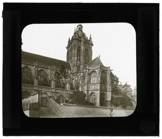 Église Saint-Germain d'Argentan (Orne), côté sud, ensemble avec clocher.