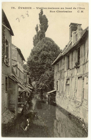 Evreux-Ville. Vieilles maisons au bord de l'Iton-Rue Chartraine.