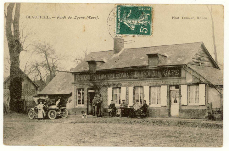 Beauficel-en-Lyons. Forêt de Lyons. Epicerie-Boulangerie-Café Boniface Dupont.