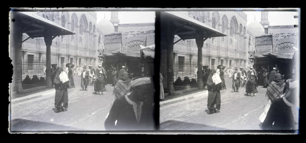Ruelle d'un souk, probablement Le Caire (Égypte).