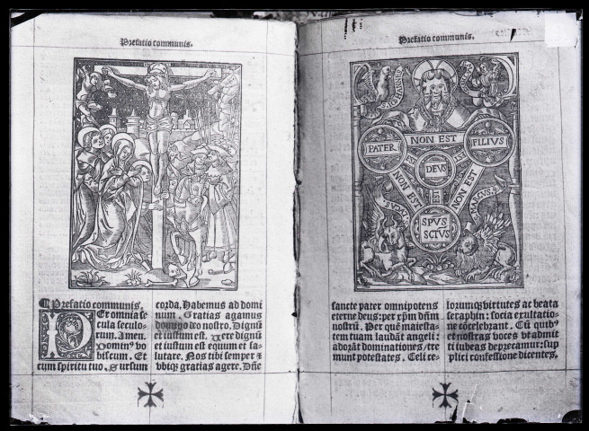 Cathédrale de Bayeux (Calvados), gravures de missel représentant la Trinité et un Christ en Croix.